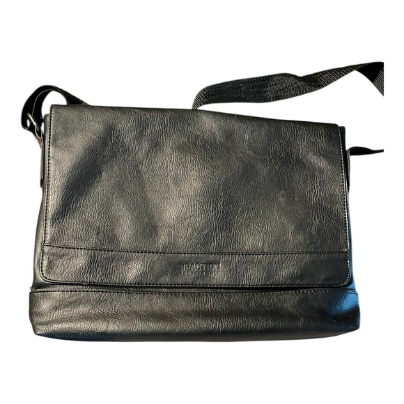 Kenneth Cole Reaction Laptop Grand‎ Tour Messenger Bag Black - Picture 1 of 11